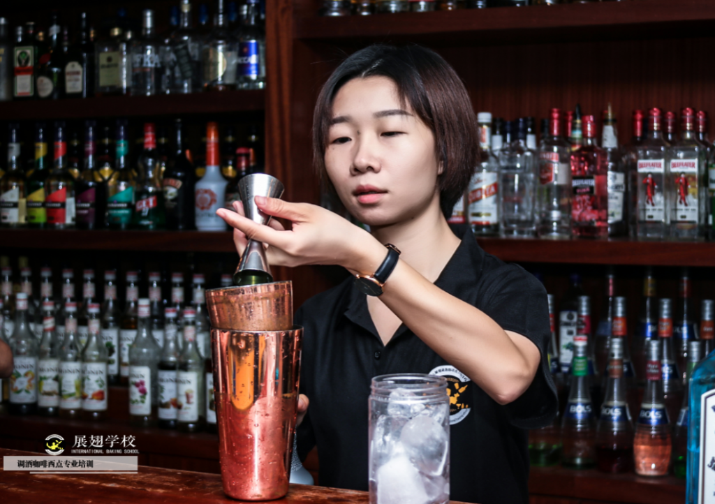 調酒師培訓學校多少錢學費？
